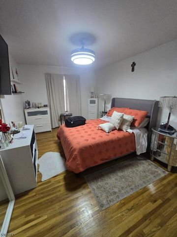 555 1 St Ave, Elizabeth City, NJ 07206