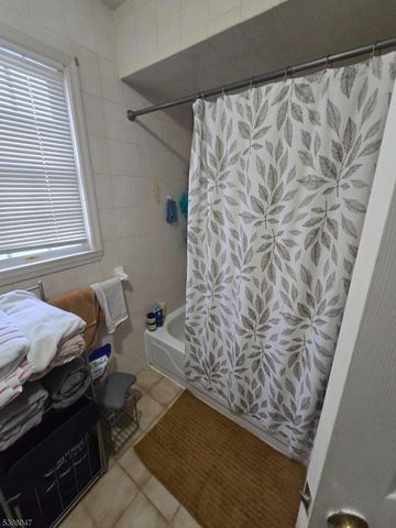 555 1 St Ave, Elizabeth City, NJ 07206