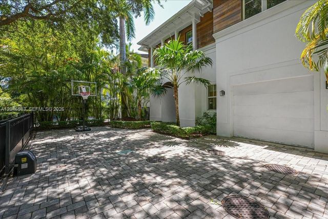 4734 Sunset Drive, Miami, FL 33143