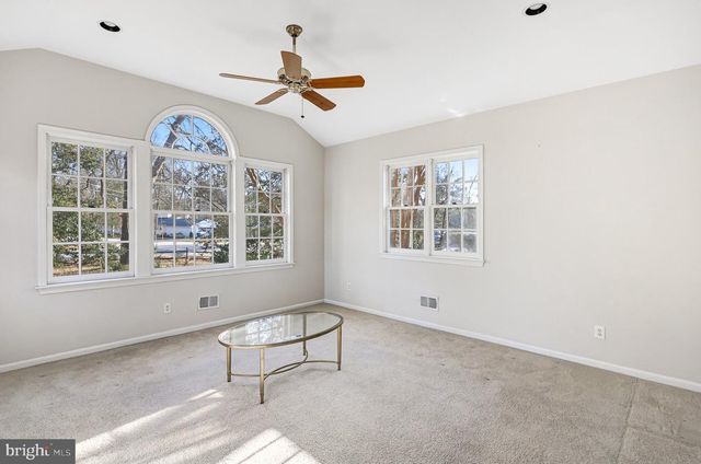 9232 FOREST HAVEN DR, Alexandria, VA 22309