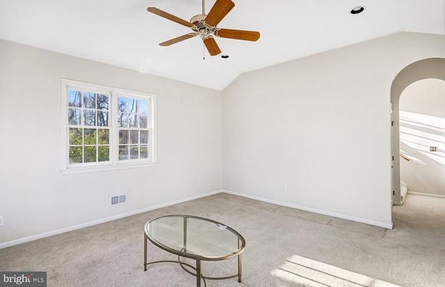 9232 FOREST HAVEN DR, Alexandria, VA 22309