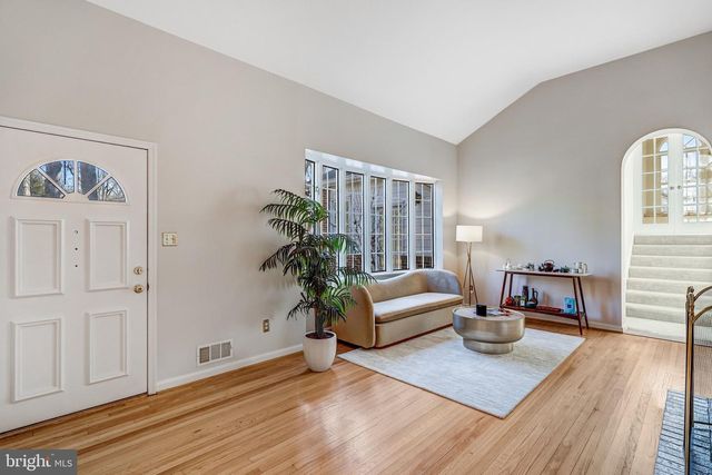 9232 FOREST HAVEN DR, Alexandria, VA 22309