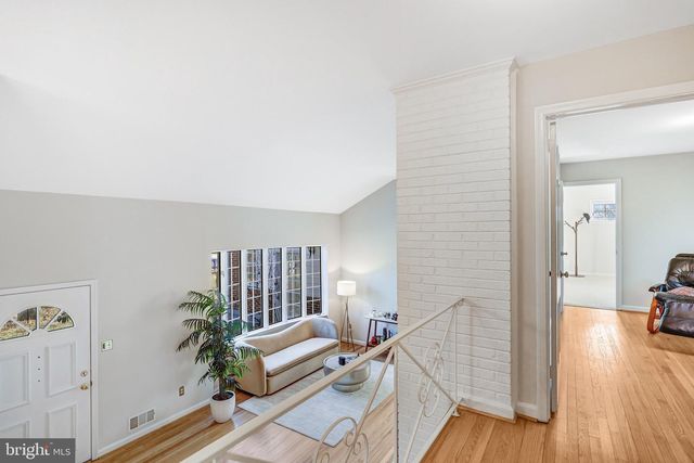 9232 FOREST HAVEN DR, Alexandria, VA 22309