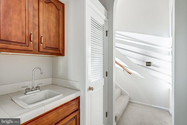 9232 FOREST HAVEN DR, Alexandria, VA 22309