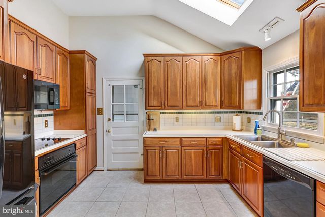 9232 FOREST HAVEN DR, Alexandria, VA 22309