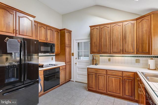 9232 FOREST HAVEN DR, Alexandria, VA 22309