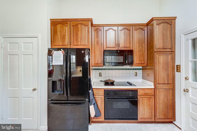 9232 FOREST HAVEN DR, Alexandria, VA 22309