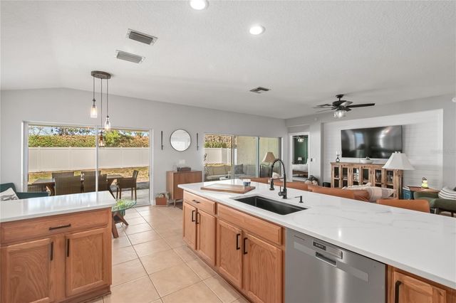 5601 SW 42ND PLACE, Ocala, FL 34474