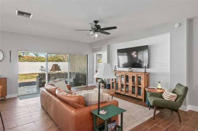 5601 SW 42ND PLACE, Ocala, FL 34474