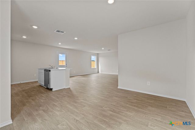 140 Langston Drive, Uhland, TX 78640
