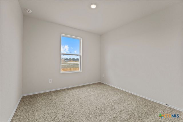 140 Langston Drive, Uhland, TX 78640