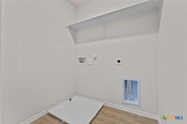 140 Langston Drive, Uhland, TX 78640