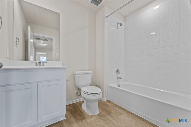 140 Langston Drive, Uhland, TX 78640