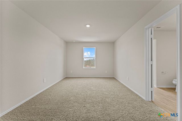 140 Langston Drive, Uhland, TX 78640