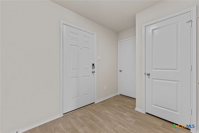 140 Langston Drive, Uhland, TX 78640