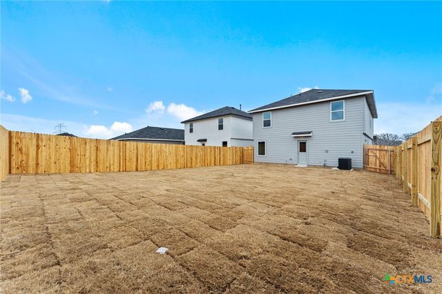 140 Langston Drive, Uhland, TX 78640