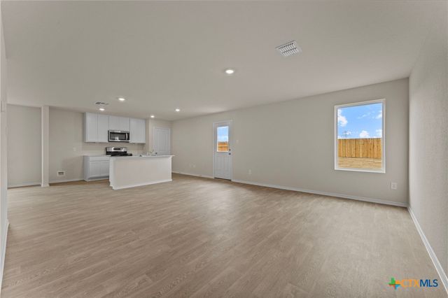 140 Langston Drive, Uhland, TX 78640