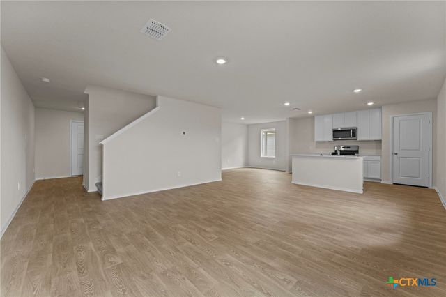 140 Langston Drive, Uhland, TX 78640