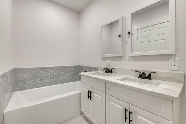 2502 W Lovers Lane, Dallas, TX 75235