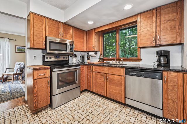 459 Bayberry Drive, Thomaston, CT 06787
