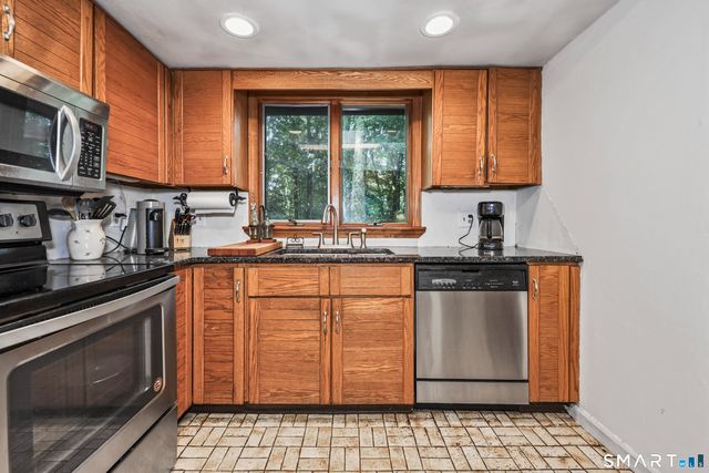 459 Bayberry Drive, Thomaston, CT 06787