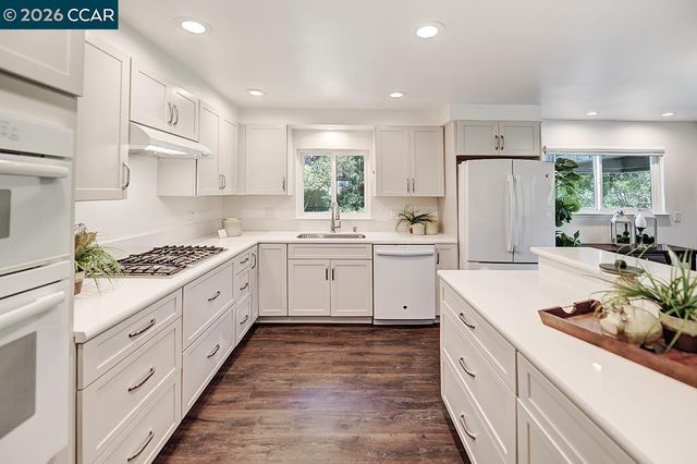 2128 Tice Creek Dr 2, Walnut Creek, CA 94595