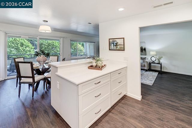 2128 Tice Creek Dr 2, Walnut Creek, CA 94595