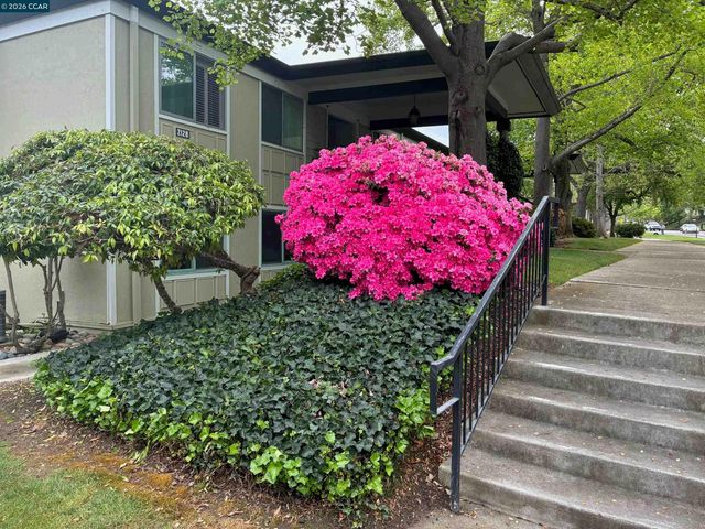 2128 Tice Creek Dr 2, Walnut Creek, CA 94595