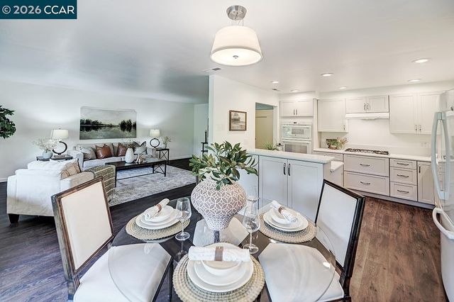 2128 Tice Creek Dr 2, Walnut Creek, CA 94595