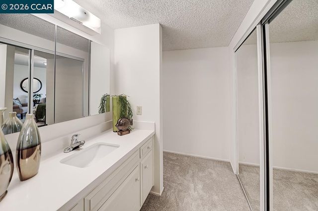 2128 Tice Creek Dr 2, Walnut Creek, CA 94595