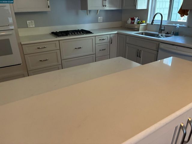 2128 Tice Creek Dr 2, Walnut Creek, CA 94595