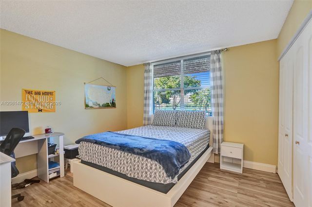 4570 NW 18th Avenue 202, Deerfield Beach, FL 33064
