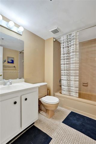 4570 NW 18th Avenue 202, Deerfield Beach, FL 33064