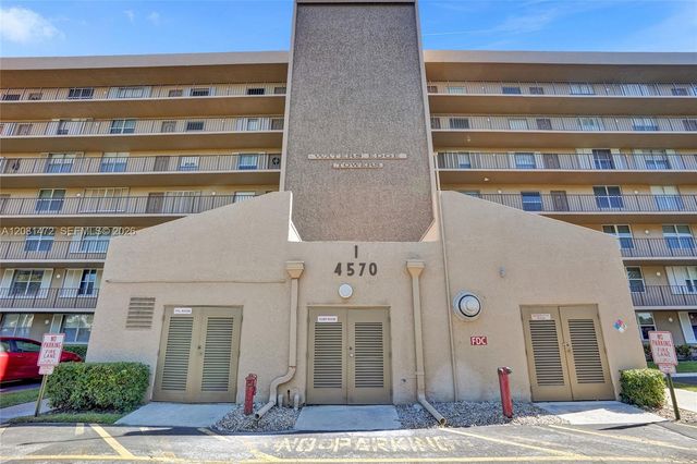 4570 NW 18th Avenue 202, Deerfield Beach, FL 33064