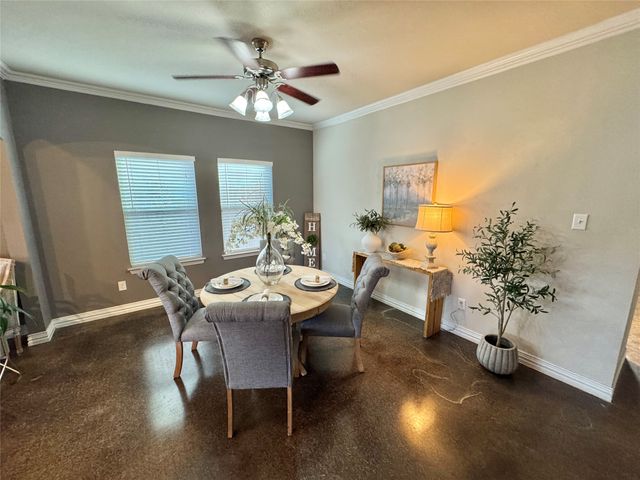 1800 Silver Oaks Drive, Gainesville, TX 76240