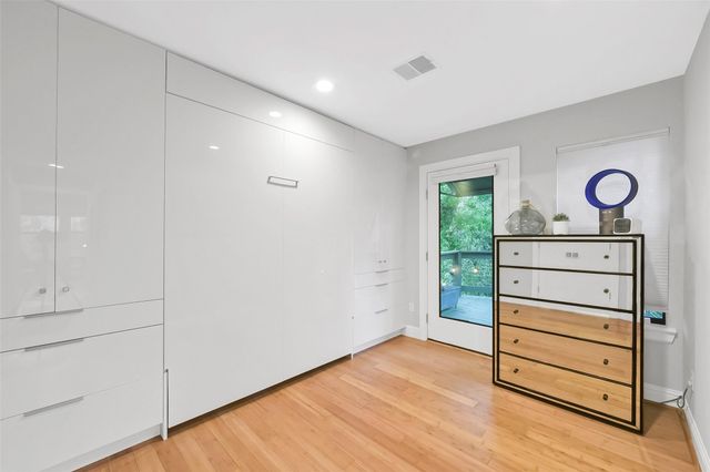 929 Wynnwood Lane, Houston, TX 77008