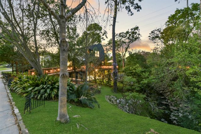 929 Wynnwood Lane, Houston, TX 77008