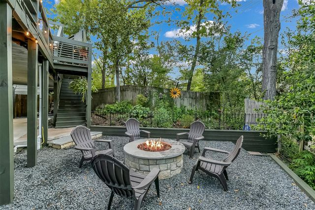 929 Wynnwood Lane, Houston, TX 77008