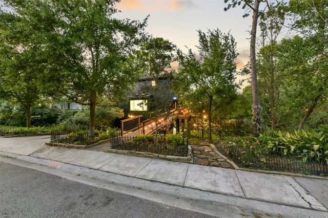 929 Wynnwood Lane, Houston, TX 77008