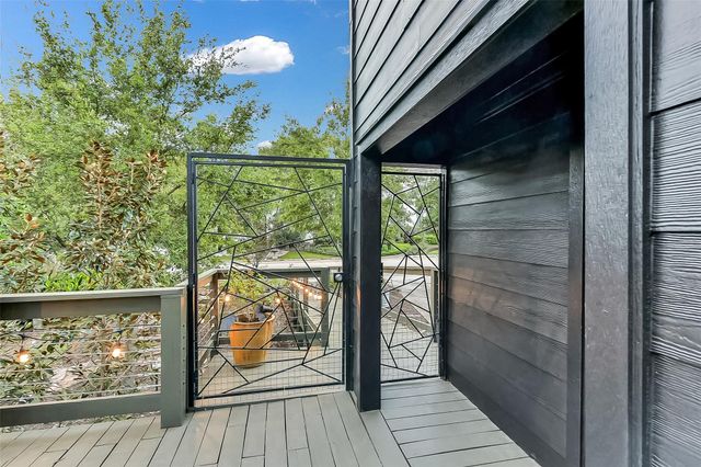 929 Wynnwood Lane, Houston, TX 77008