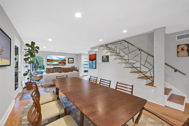 929 Wynnwood Lane, Houston, TX 77008