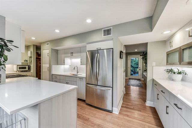 929 Wynnwood Lane, Houston, TX 77008