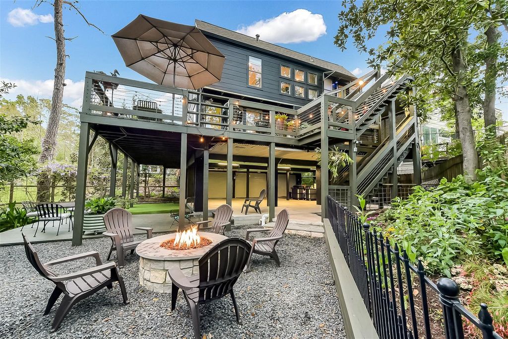 929 Wynnwood Lane, Houston, TX 77008