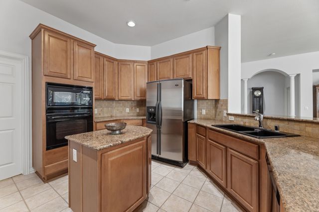 362 Southern Hills Drive, Fairview, TX 75069