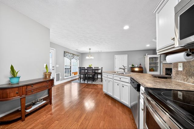 169 Lansdon Drive, Smiths Station, AL 36877