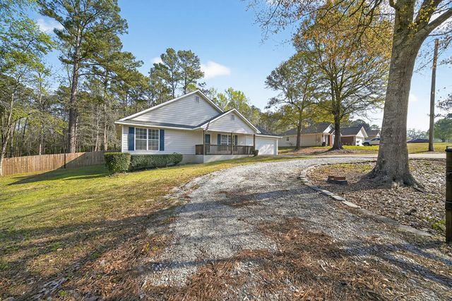 169 Lansdon Drive, Smiths Station, AL 36877