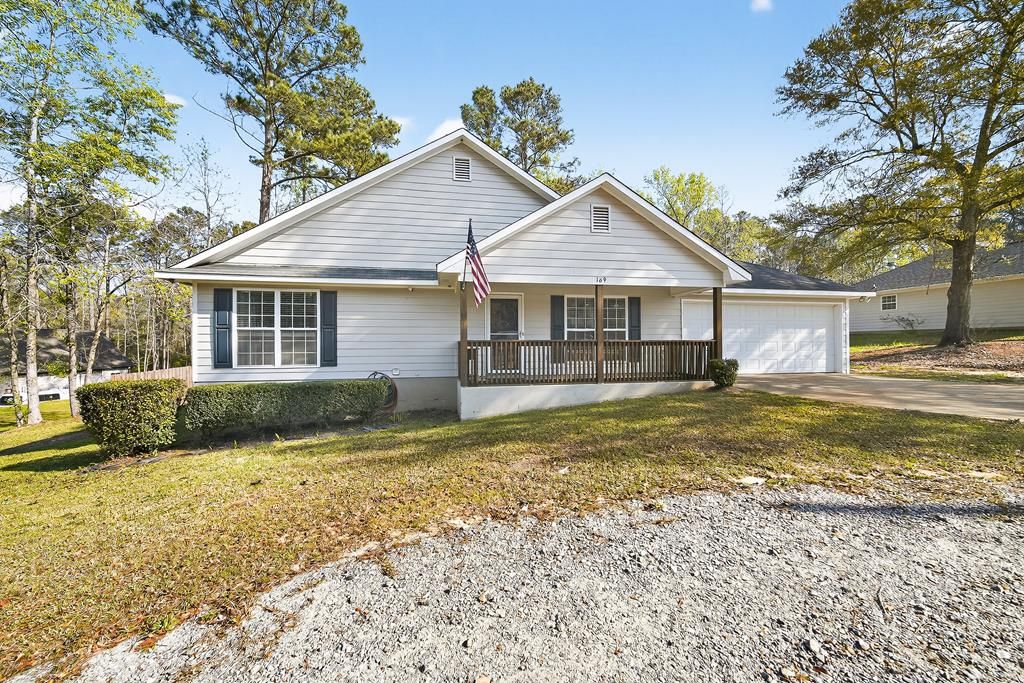 169 Lansdon Drive, Smiths Station, AL 36877