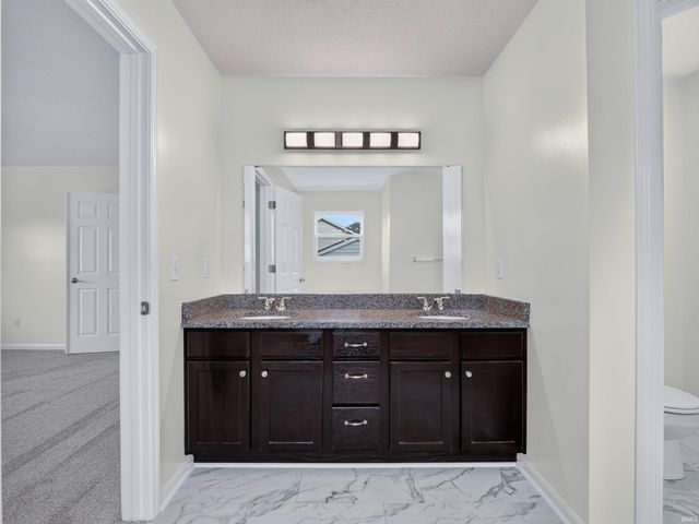 403 Treeline Cove, Fort Wayne, IN 46825