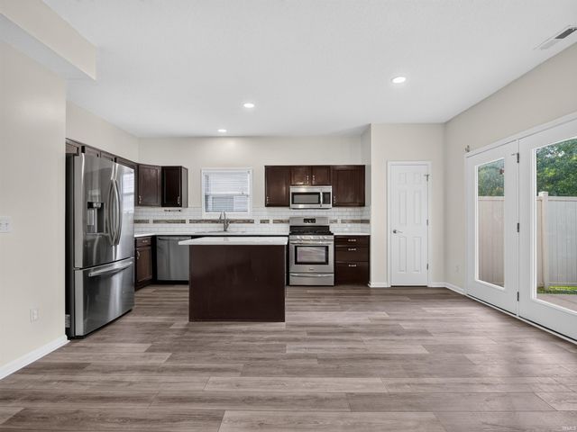 403 Treeline Cove, Fort Wayne, IN 46825