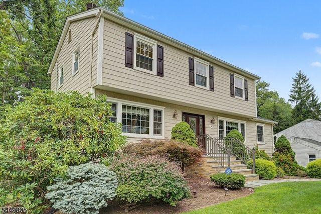 34 Cavell Place, West Caldwell Twp., NJ 07006